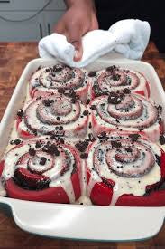 Extra Red Velvet Cookies & Cream Rolls