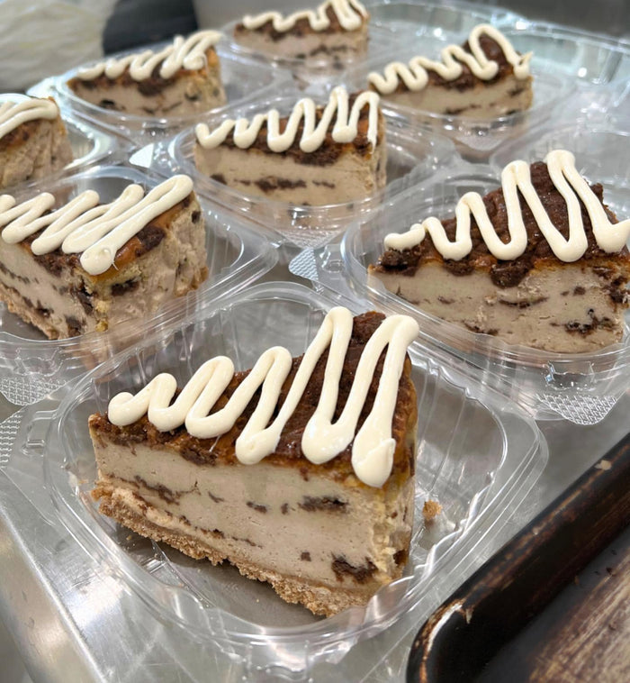 Cinnamon Roll Cheesecake